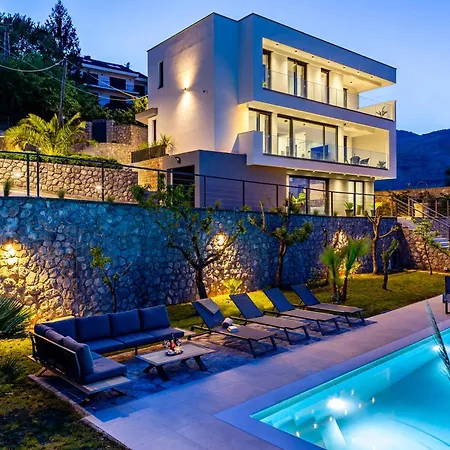 K With A Heated Pool, Gym, Sauna, Astonishing Sea View *