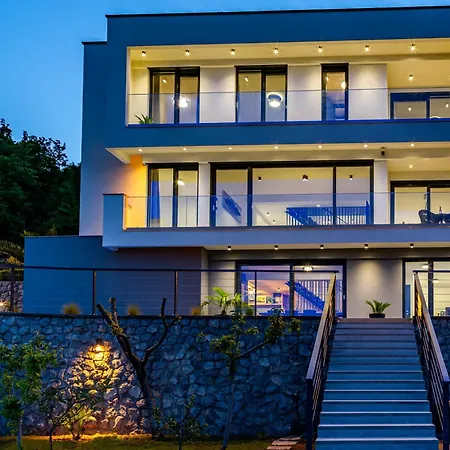 K With A Heated Pool, Gym, Sauna, Astonishing Sea View