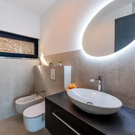 K With A Heated Pool, Gym, Sauna, Astonishing Sea View