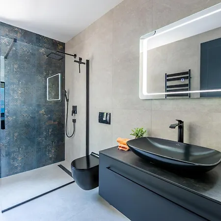 K With A Heated Pool, Gym, Sauna, Astonishing Sea View Villa *