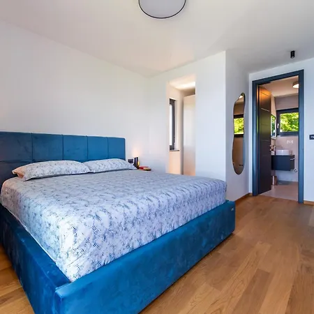 K With A Heated Pool, Gym, Sauna, Astonishing Sea View *