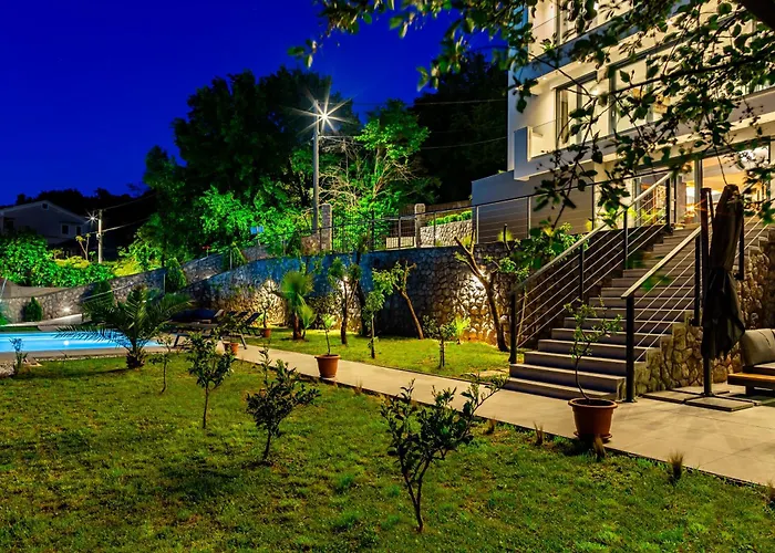 K With A Heated Pool, Gym, Sauna, Astonishing Sea View *