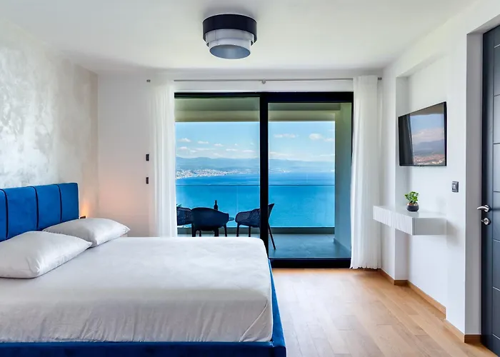 K With A Heated Pool, Gym, Sauna, Astonishing Sea View