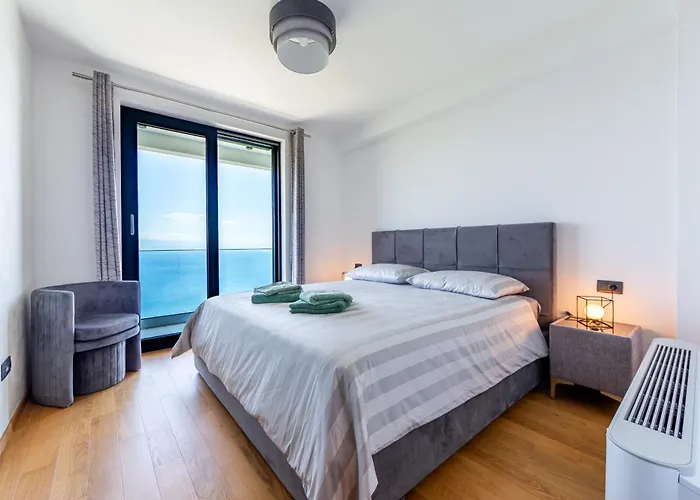 K With A Heated Pool, Gym, Sauna, Astonishing Sea View