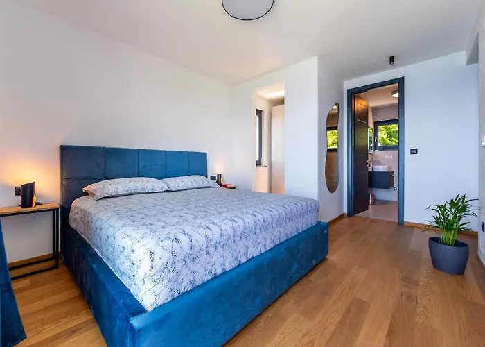 K With A Heated Pool, Gym, Sauna, Astonishing Sea View *