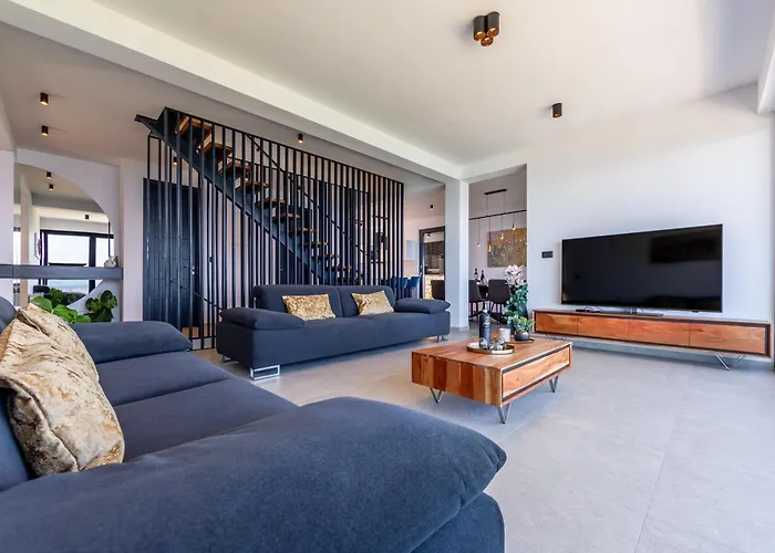 K With A Heated Pool, Gym, Sauna, Astonishing Sea View אופטיה