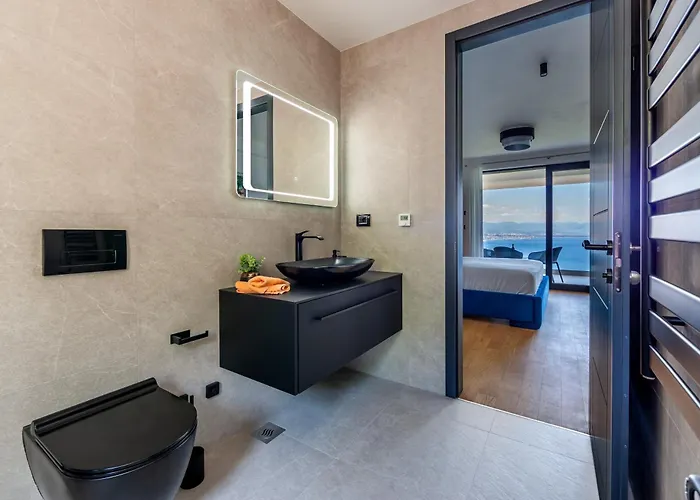 K With A Heated Pool, Gym, Sauna, Astonishing Sea View וילה