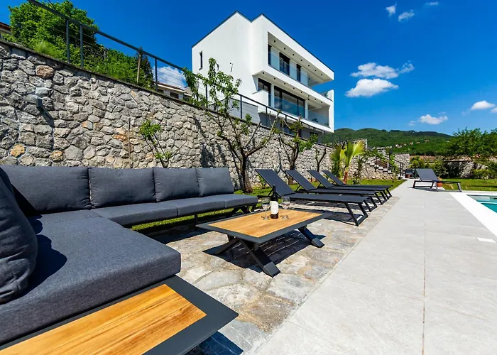 K With A Heated Pool, Gym, Sauna, Astonishing Sea View אופטיה